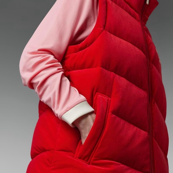 adidas ORIGINALS WOMEN'S ADICOLOR 70S VELVET DOWN PUFFER LUXE VEST, Red. Size XL - Picture 8 of 8